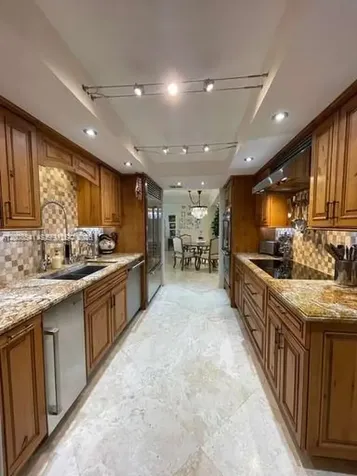 1121 Crandon Boulevard Key Biscayne FL 33149