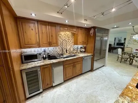1121 Crandon Boulevard Key Biscayne FL 33149