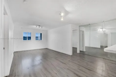 269 NW 7th Street Miami FL 33136