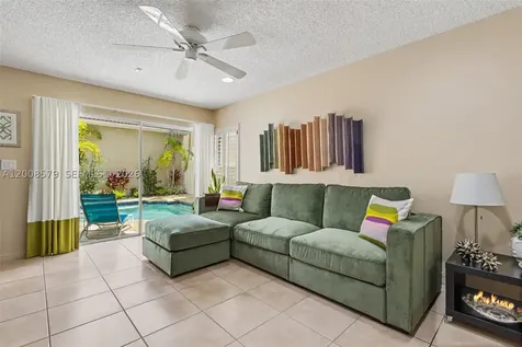 1125 Queen Palm Court Hollywood FL 33019