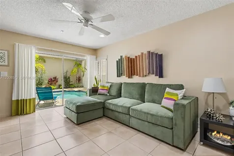 1125 Queen Palm Court Hollywood FL 33019
