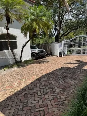 Miami FL 33133