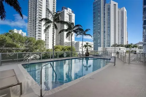 2200 NE 4th Avenue Miami FL 33137