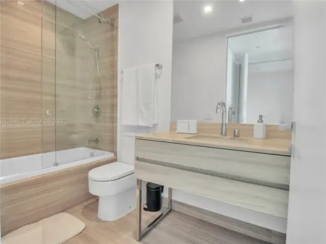18975 Collins Avenue Sunny Isles Beach FL 33160