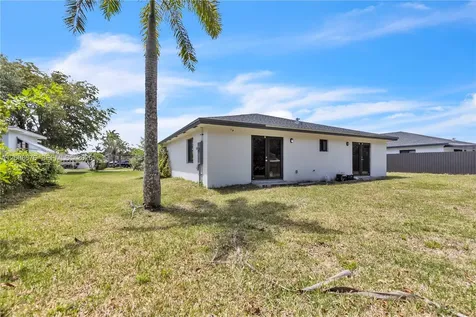 152 NW 18 Street Homestead FL 33030