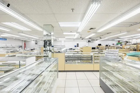 777 NW 72nd Avenue Miami FL 33126