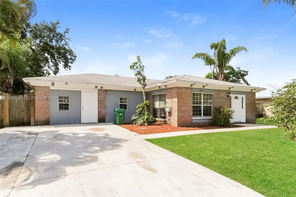 438 SE Streamlet Avenue Port St. Lucie FL 34983