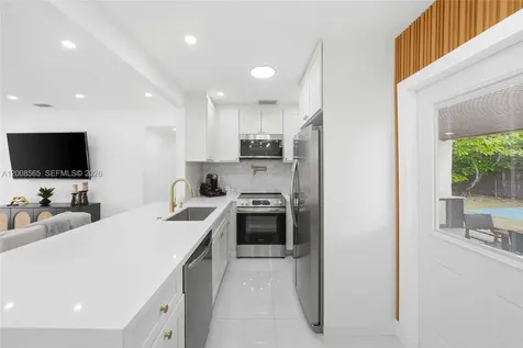 10860 SW 40th Terrace Miami FL 33165