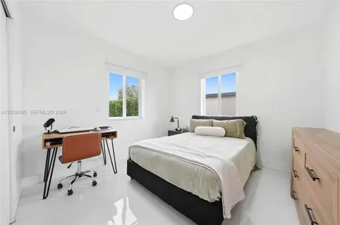 10860 SW 40th Terrace Miami FL 33165