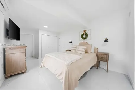 10860 SW 40th Terrace Miami FL 33165