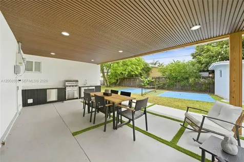 10860 SW 40th Terrace Miami FL 33165