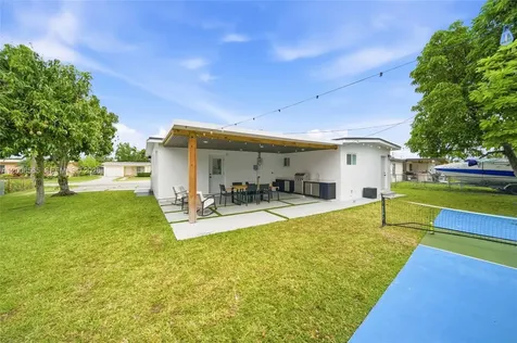10860 SW 40th Terrace Miami FL 33165