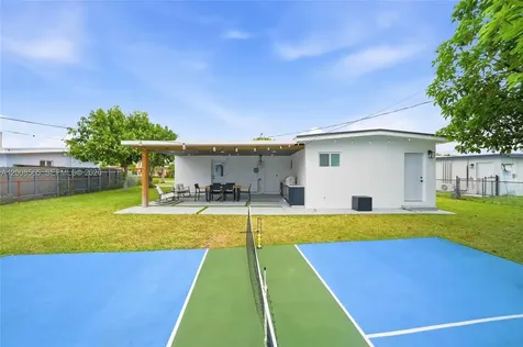 10860 SW 40th Terrace Miami FL 33165
