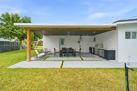 10860 SW 40th Terrace Miami FL 33165