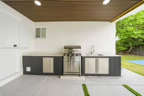 10860 SW 40th Terrace Miami FL 33165