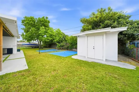 10860 SW 40th Terrace Miami FL 33165