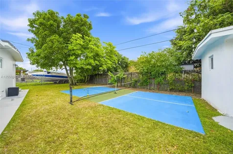 10860 SW 40th Terrace Miami FL 33165