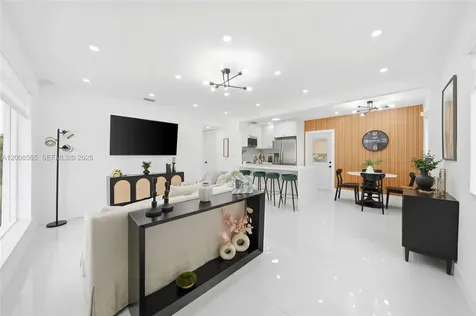 10860 SW 40th Terrace Miami FL 33165