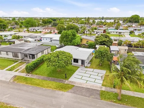 10860 SW 40th Terrace Miami FL 33165
