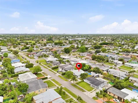 10860 SW 40th Terrace Miami FL 33165