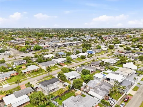 10860 SW 40th Terrace Miami FL 33165