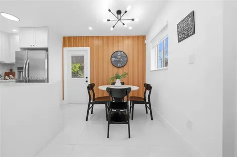 10860 SW 40th Terrace Miami FL 33165