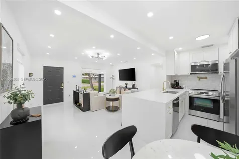 10860 SW 40th Terrace Miami FL 33165