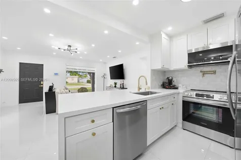 10860 SW 40th Terrace Miami FL 33165