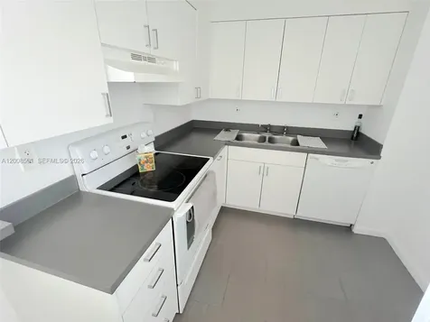 1800 Collins Avenue Miami Beach FL 33139