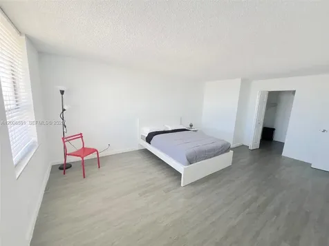 1800 Collins Avenue Miami Beach FL 33139