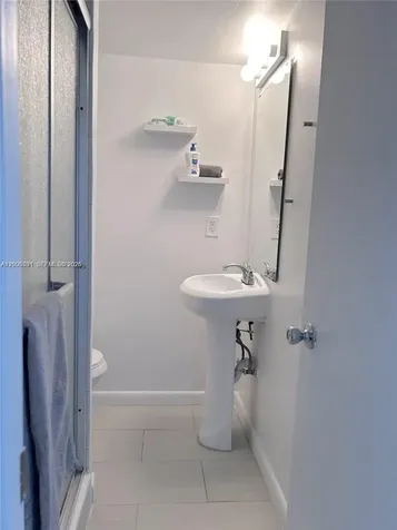 1800 Collins Avenue Miami Beach FL 33139