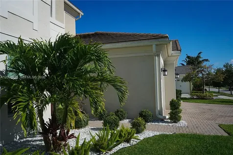 5850 Whippoorwill Circle Westlake FL 33470
