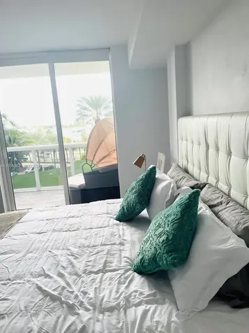 10275 Collins Avenue Bal Harbour FL 33154