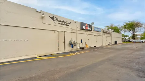 68 169 Street Hialeah FL 33015