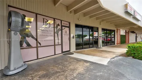 68 169 Street Hialeah FL 33015