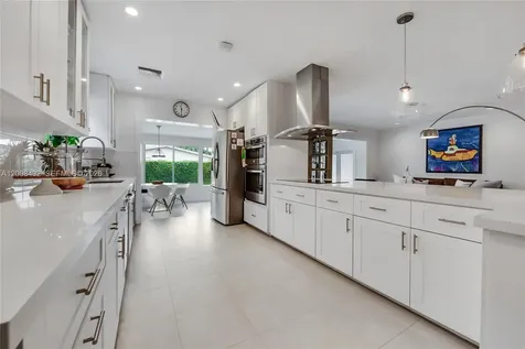 5715 SW 56th Terrace Miami FL 33143