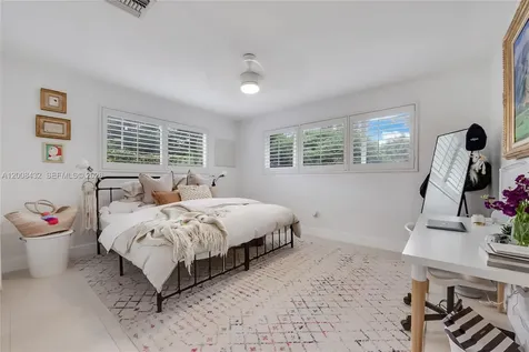 5715 SW 56th Terrace Miami FL 33143