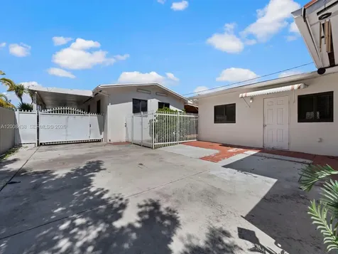 252 E 36th Street Hialeah FL 33013