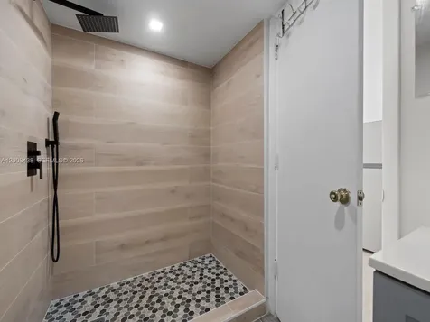 252 E 36th Street Hialeah FL 33013
