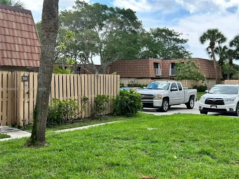 736 Mill Valley Place West Palm Beach FL 33409