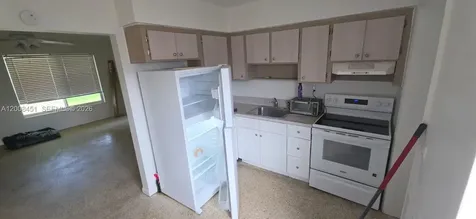 250 NE 41st Street Oakland Park FL 33334