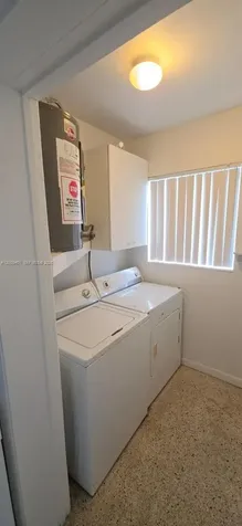 250 NE 41st Street Oakland Park FL 33334