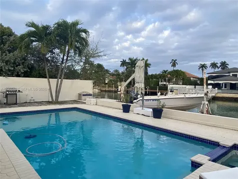 3485 N Meridian Avenue Miami Beach FL 33140