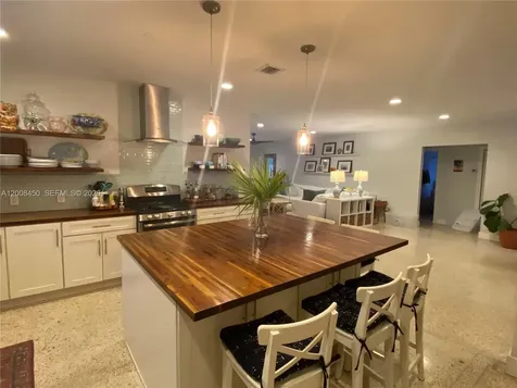 3485 N Meridian Avenue Miami Beach FL 33140