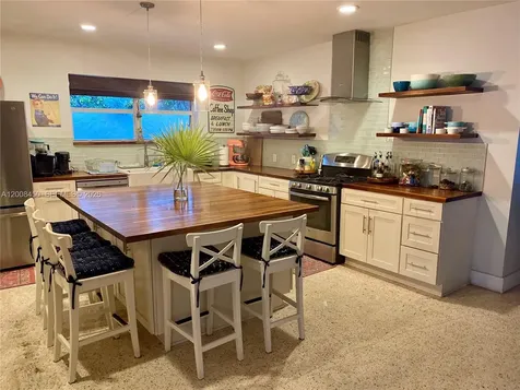 3485 N Meridian Avenue Miami Beach FL 33140