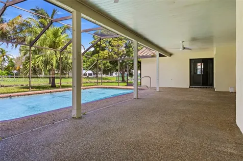 1768 NW 97th Terrace Coral Springs FL 33071
