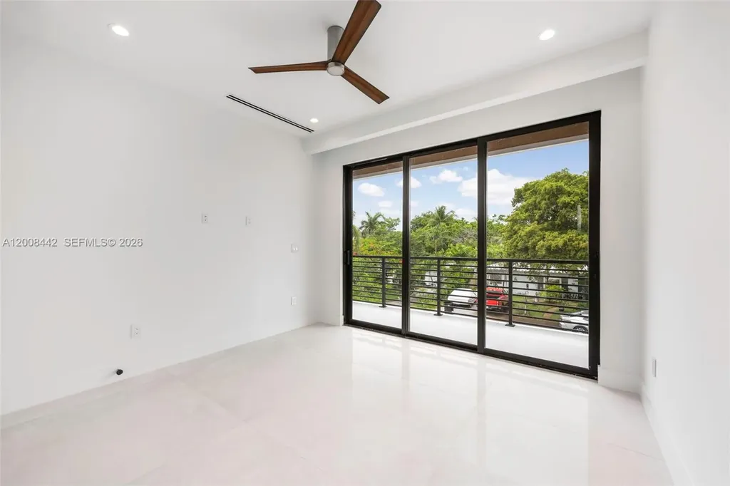 1122 NE 10 Fort Lauderdale FL 33304