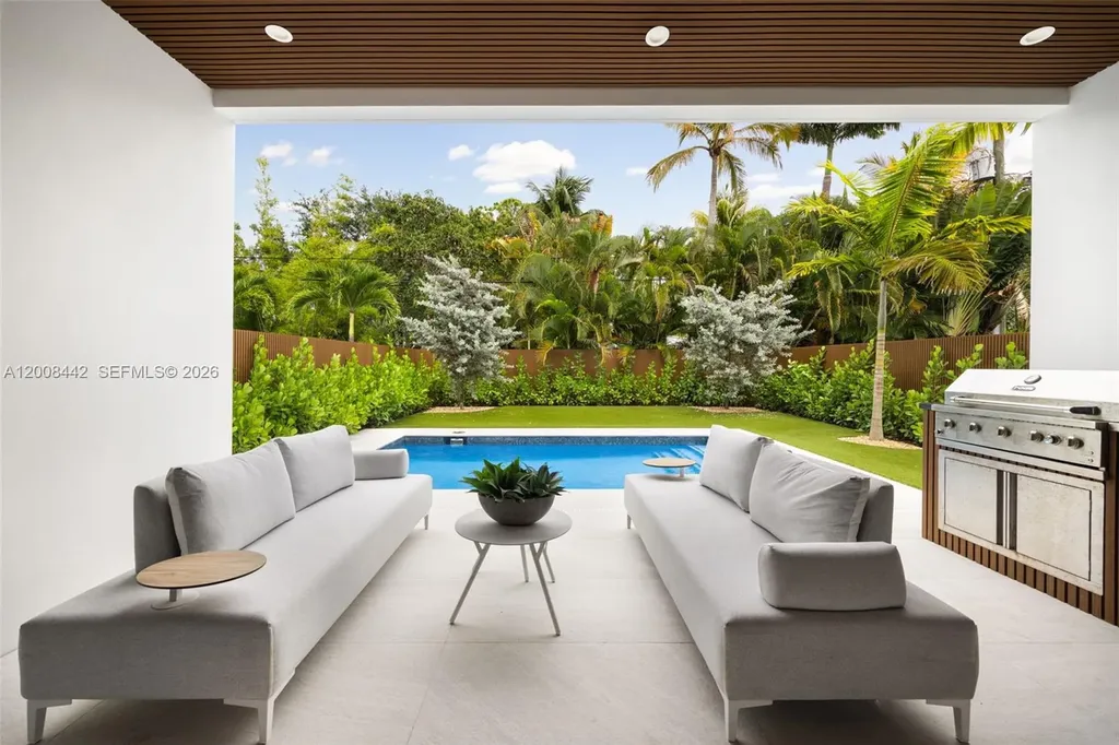 1122 NE 10 Fort Lauderdale FL 33304
