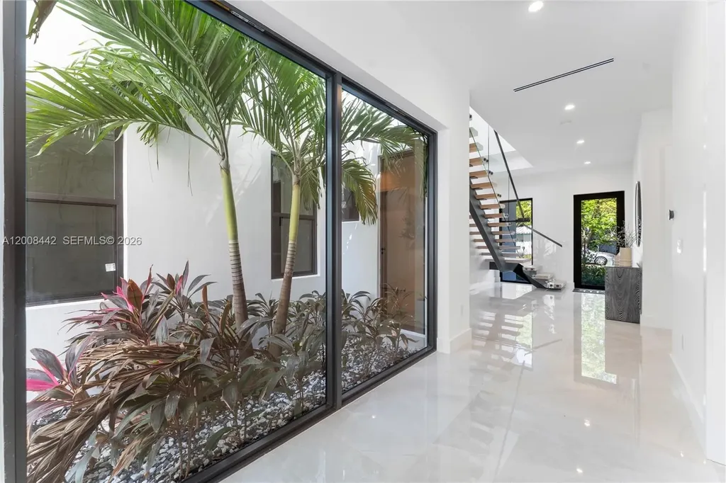 1122 NE 10 Fort Lauderdale FL 33304