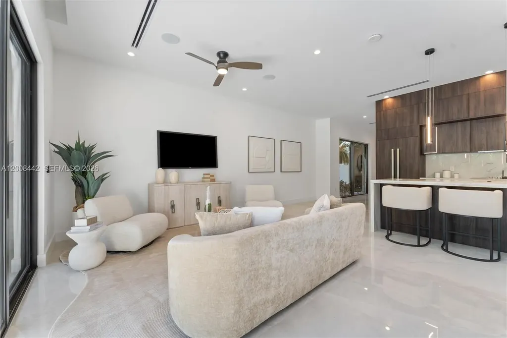 1122 NE 10 Fort Lauderdale FL 33304